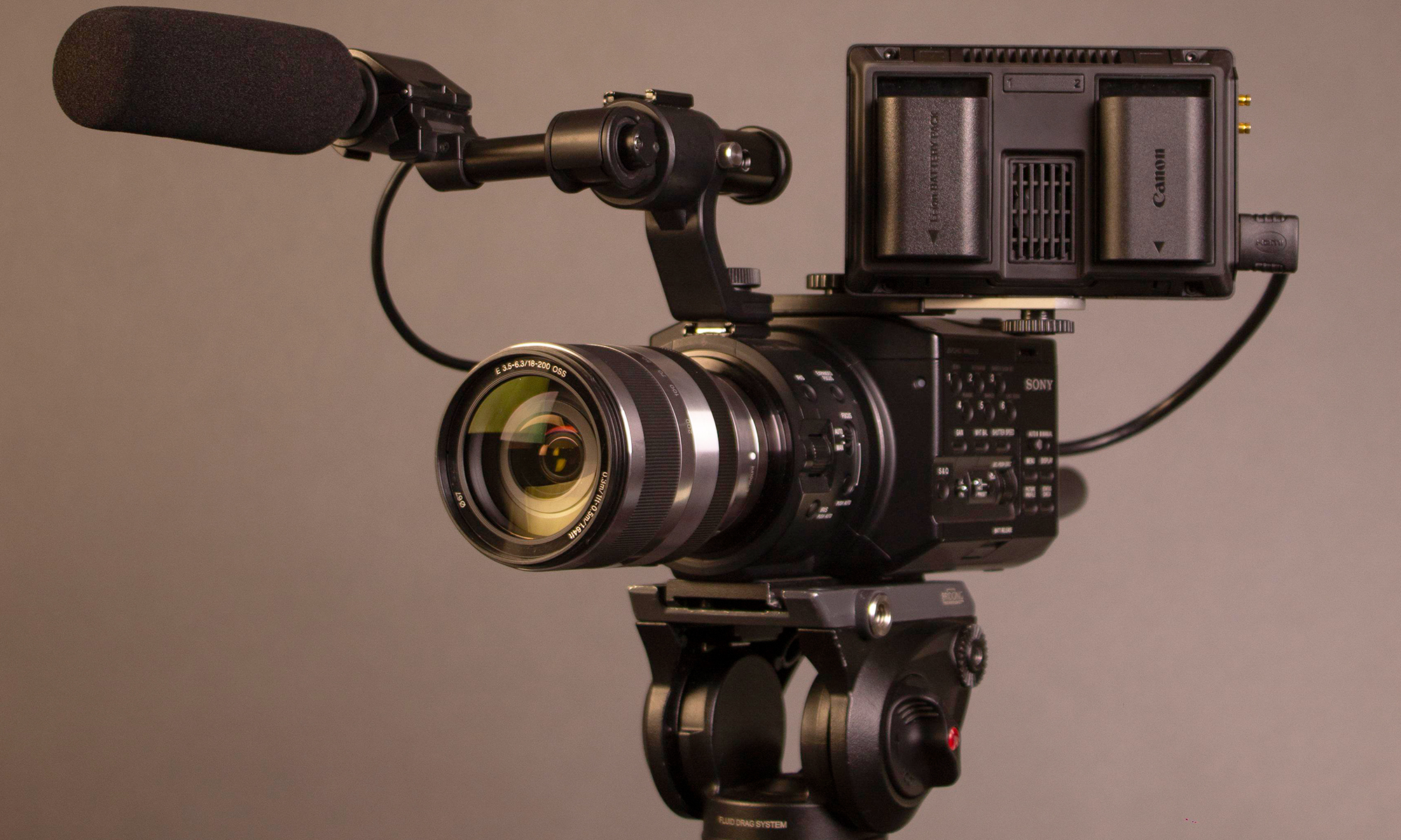 ビデオ撮影機材-中型ビデオカメラ