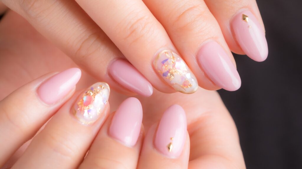 美容制作・ビデオ編集（ピンク系ネイルアート）